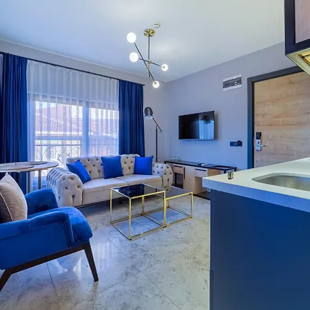 Aria Riva Aparthotel 4*